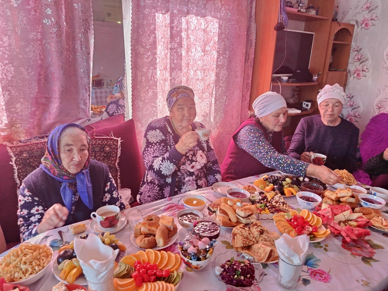 Эххх, яулыҡһыҙ йөрөйбөҙ шул, ҡыҙҙар...