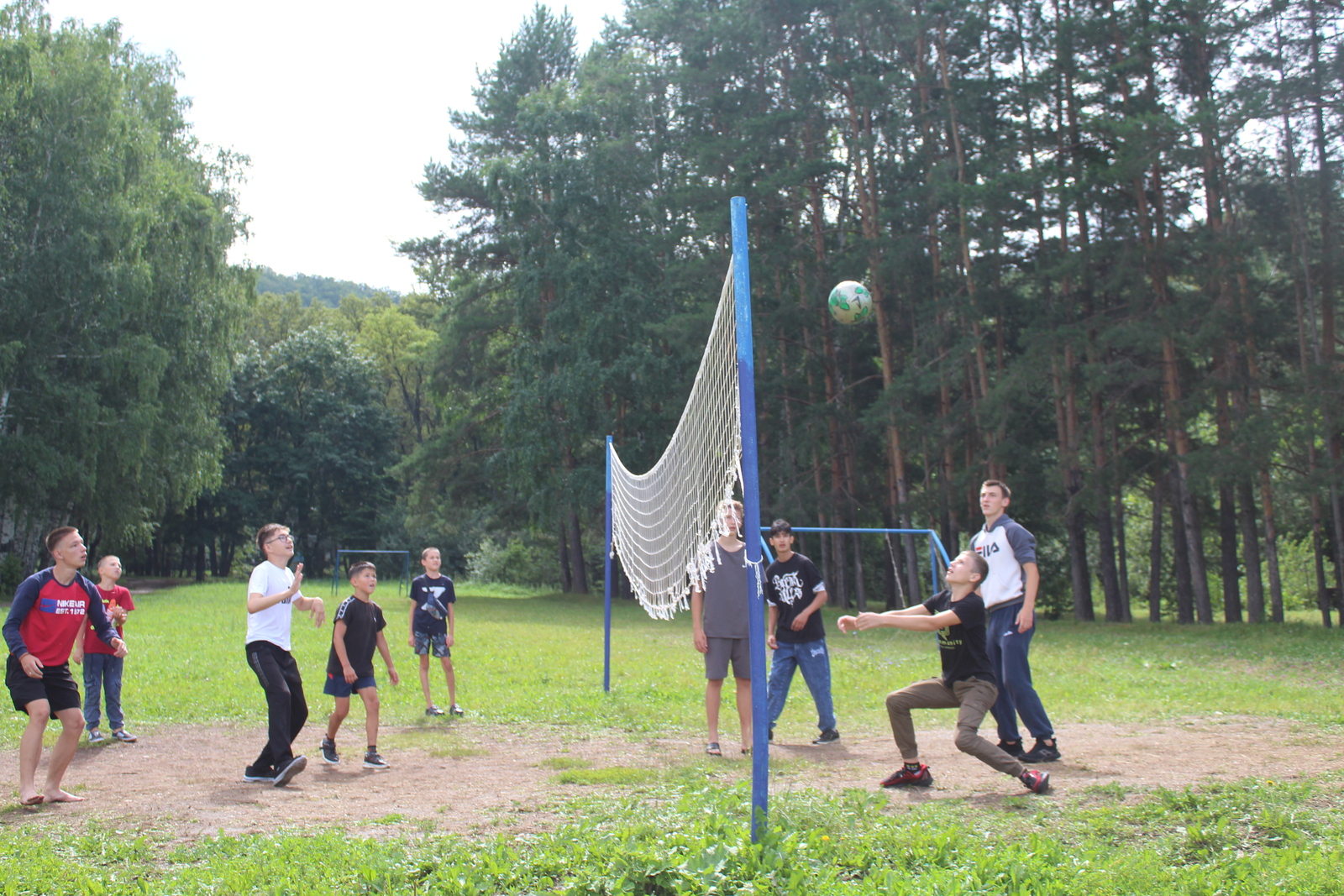 Школьный буллинг: как распознать, остановить и защитить ребёнка