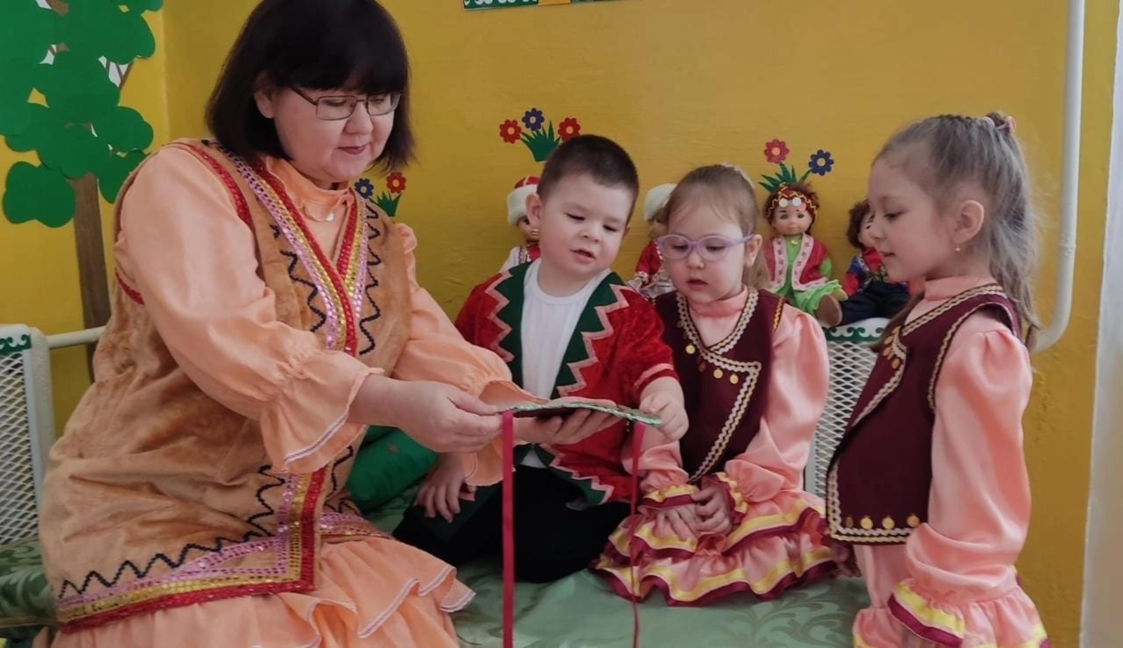 Беҙ бергә еңеүгә табан барабыҙ!