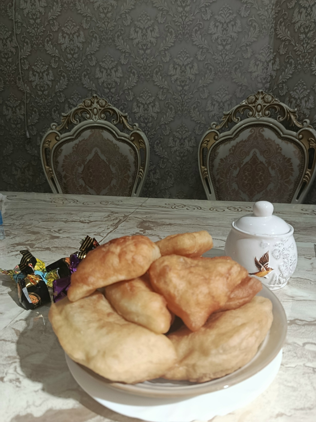 Кешене маҡтарға тырыш, күңелен күтәр...