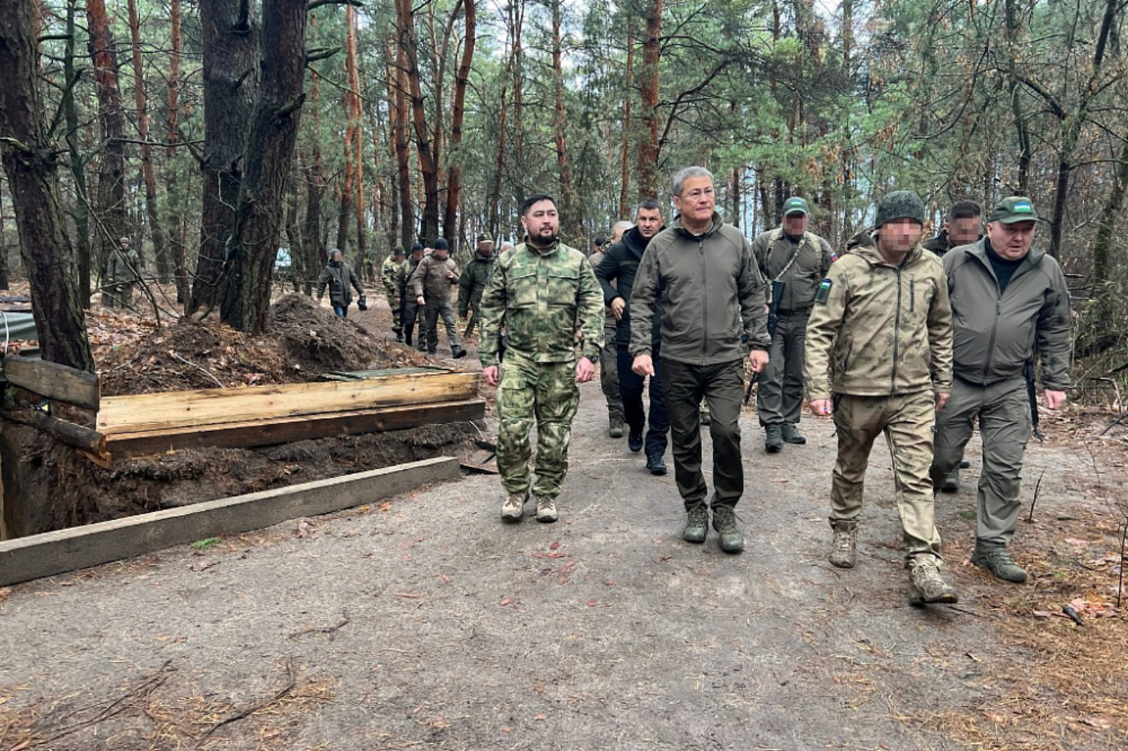Радий Хабиров встретился на Донбассе с военнослужащими полка «Башкортостан»