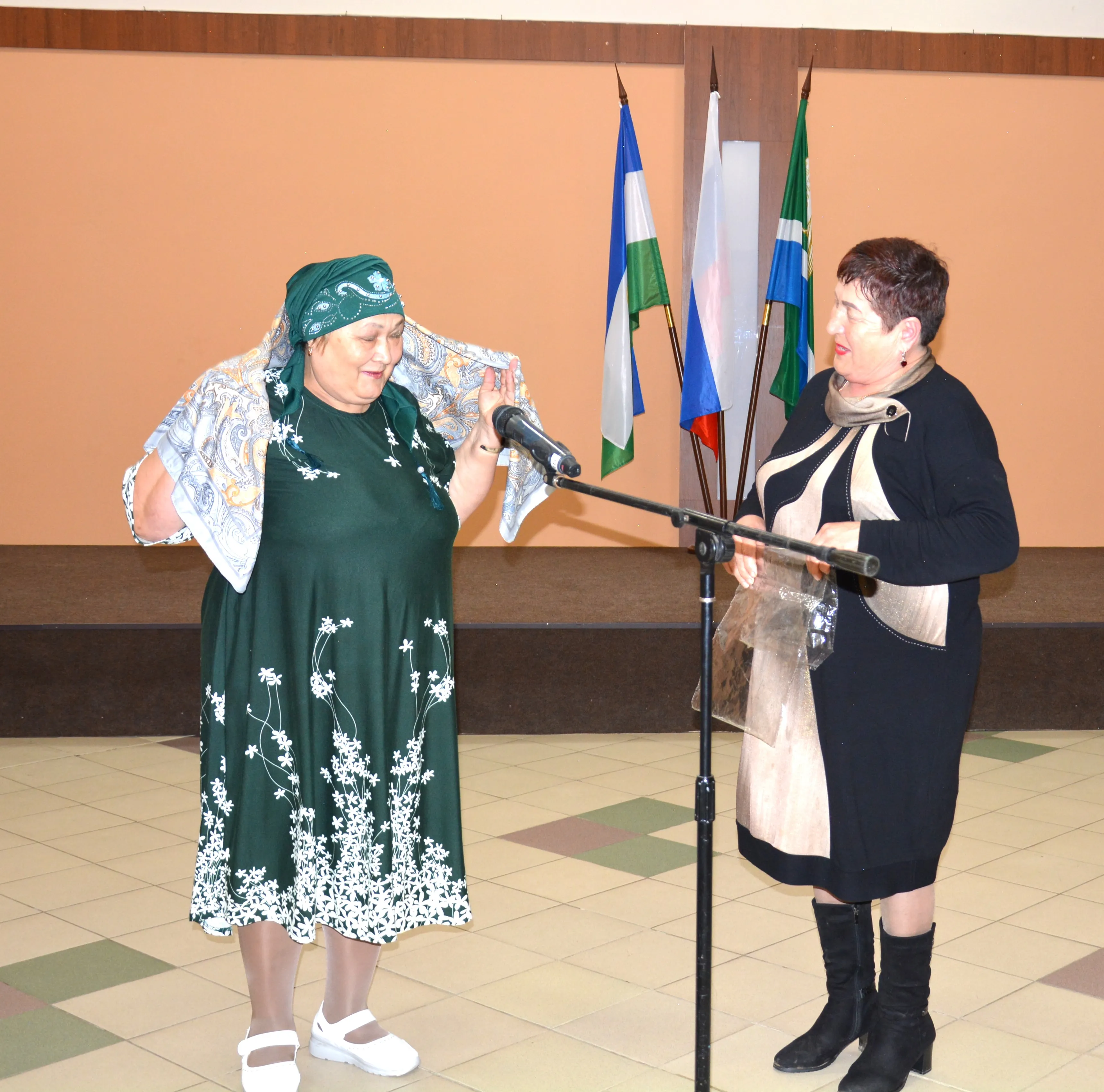 Минең ҡатыным бер ҡайҙа эшләмәй шул