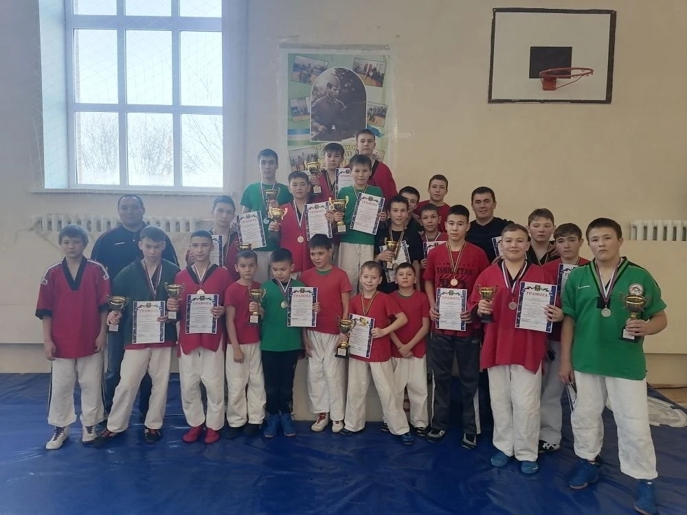 Көйөргәҙенән еңеү менән ҡайттылар