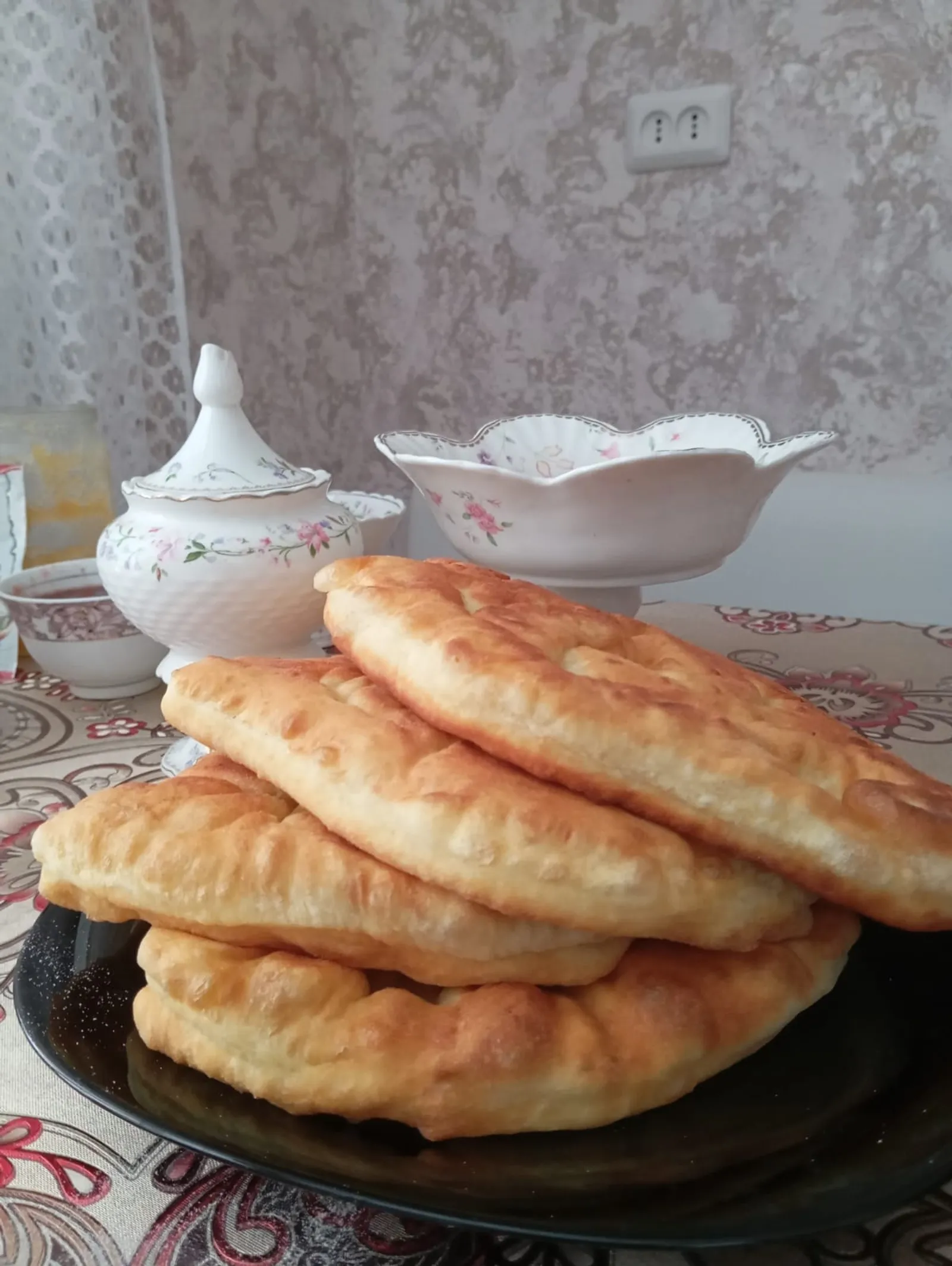 КӨНДӘШТӘР