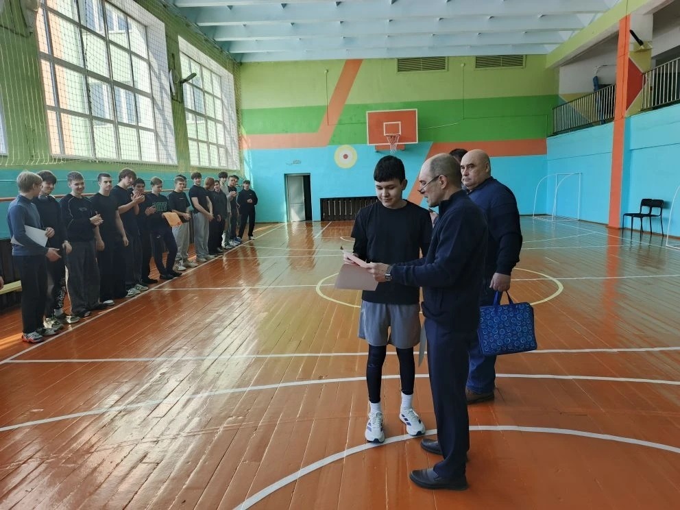 Йәгеҙ әле, егеттәр!