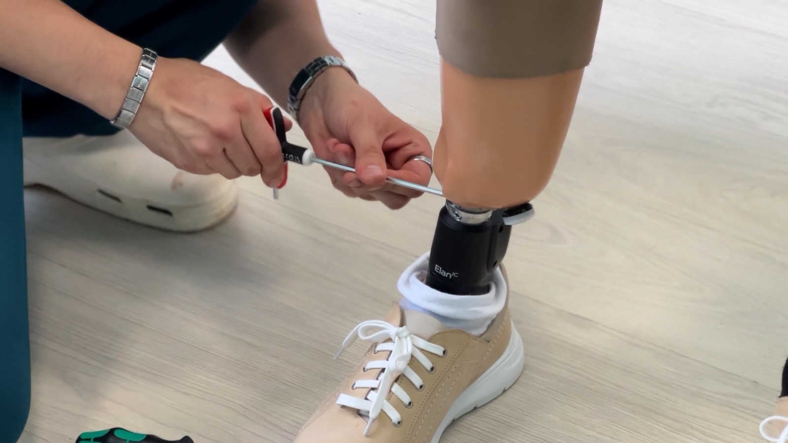 Новый протез для подопечного республиканского филиала фонда Защитники Отечества